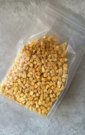 Манго сублимированное кубик